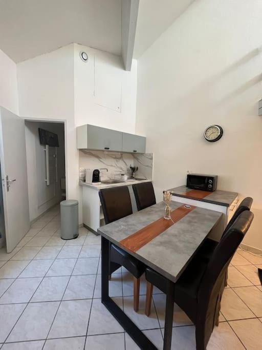 "La Maison Fabrin" Appart N4 Arles Centre מראה חיצוני תמונה